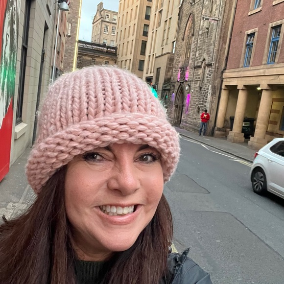 Meet your Posher, Shelly - Picture 2 of 4